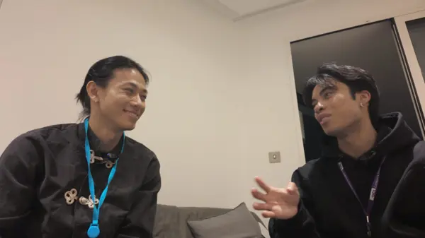 Alen in conversation